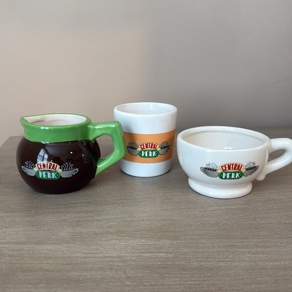 Friends “Central Perk” Mini Coffee Cup Set | 3-Piece Collectible - Picture 1 of 9